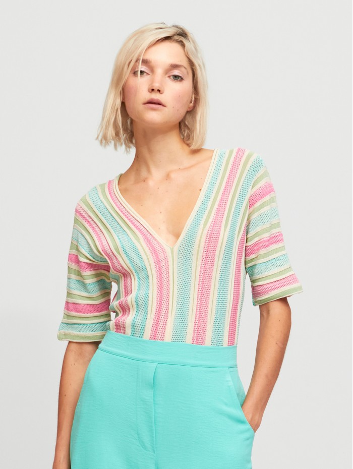 Top de mujer Ocón. Colección SS24 Aldo Martins en candelascloset. Manga corta con detalles multicolor a rayas para mujer.