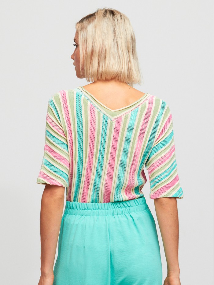 Top de mujer Ocón. Colección SS24 Aldo Martins en candelascloset. Manga corta con detalles multicolor a rayas para mujer. 2