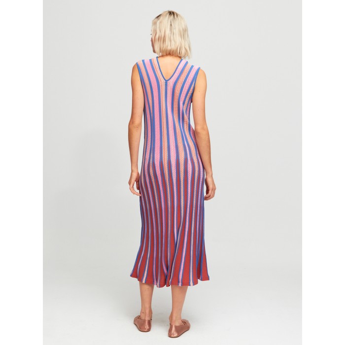 Vestido midi Oden. Colección SS24 Aldo Martins en candelascloset. Tejido de punto a rayas y efecto plisado para mujer.