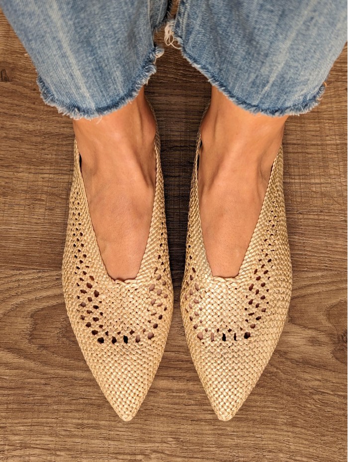 Bailarinas Sais Platino. SS24 Calzado mujer candelascloset. Bailarina de rafia trenzada platino con puntera fina. Made in Spain. 2