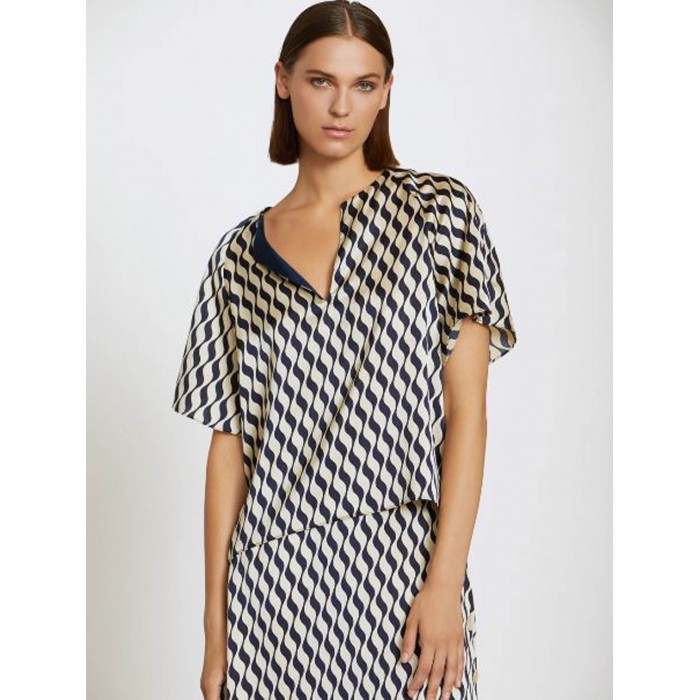 Blusa de mujer Narges. Colección SS24 Skatïe en candelascloset. Tejido satinado reciclado y estampado ondas.