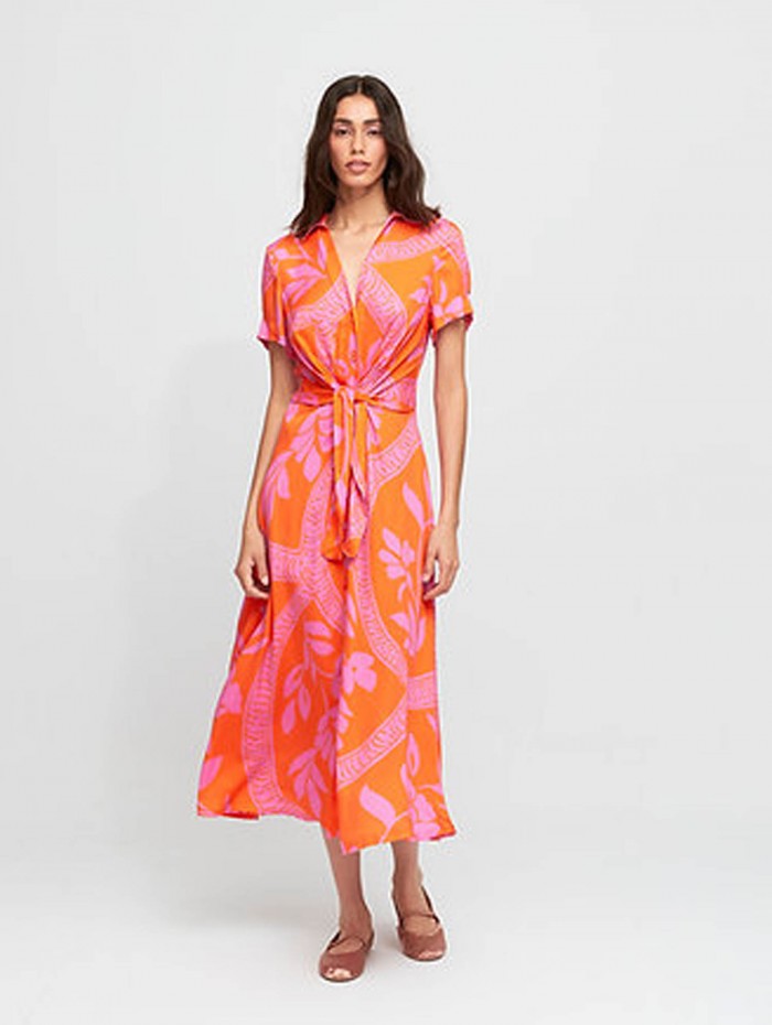 Vestido midi mujer Dione. Colección SS24 Aldo Martins en candelascloset. Tejido estampado floral naranja y rosa y manga corta.