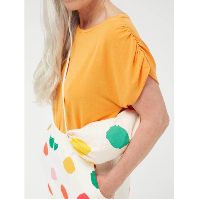 Bolso bandolera lunares Mácula para mujer. Accesorios SS24 Compañía Fantástica en candelascloset. Asa larga y cierre cremallera.