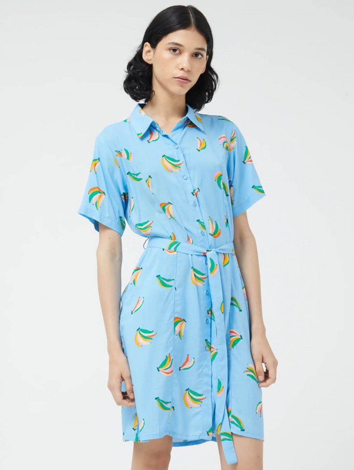 Vestido corto camisero mujer Bananas. Colección SS24 Compañía Fantástica en candelascloset. Tejido celeste con estampado.