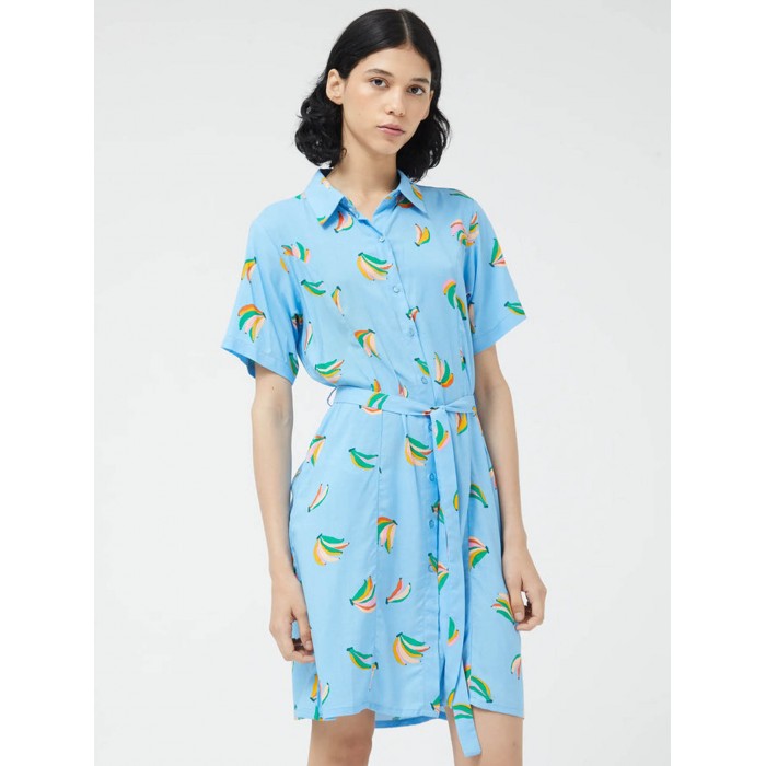 Vestido corto camisero mujer Bananas. Colección SS24 Compañía Fantástica en candelascloset. Tejido celeste con estampado.