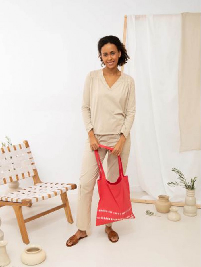 Bolso Tote Bag coral para mujer Laughter. Accesorios SS24 Poems BCN en candelascloset. Asa larga y tejido efecto tie dye.