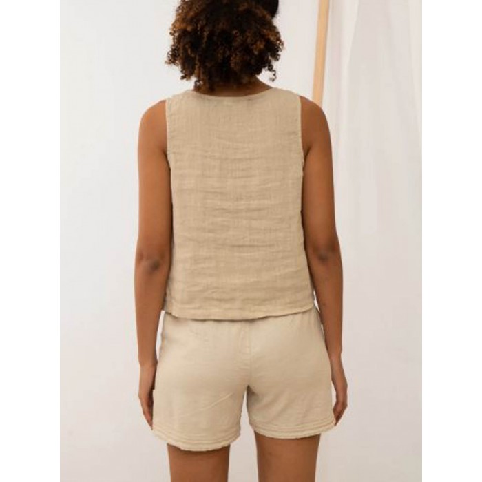 Short de mujer Breathe. Colección SS24 Poems BCN en candelascloset. Color beige. Pernera recta-ancha. Detalle pespunte.