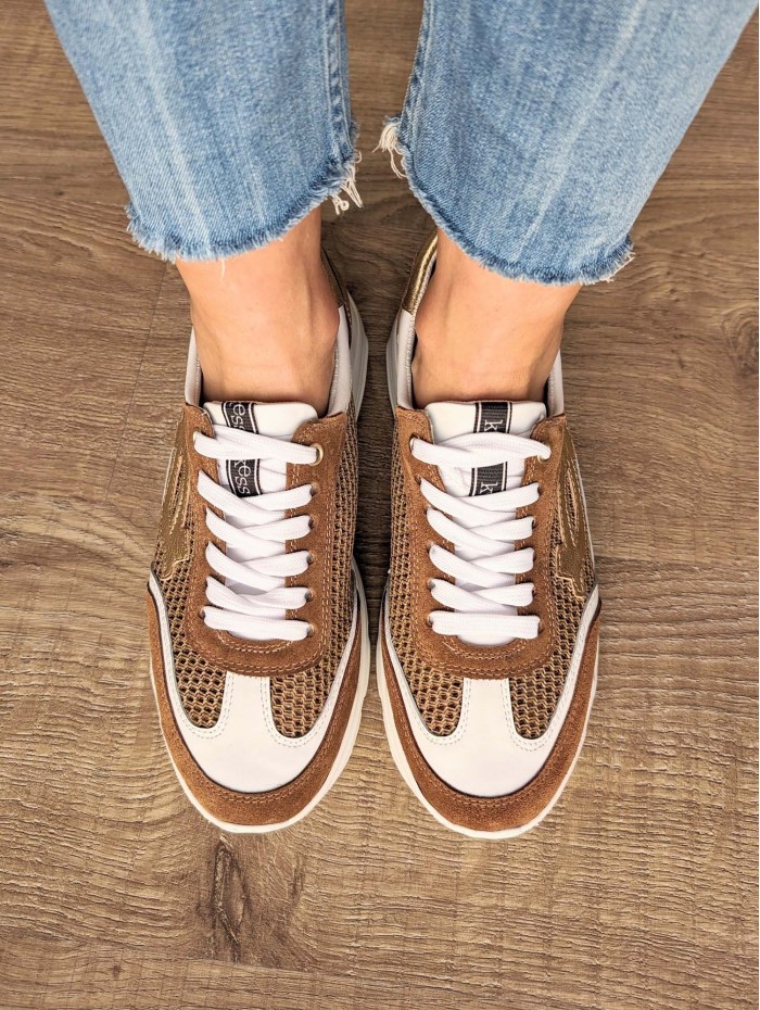 Sneaker Kess Brown. Calzado SS24 Kess shoes en candelascloset. Deportiva de piel mate y metalizada. Made in Spain. 2