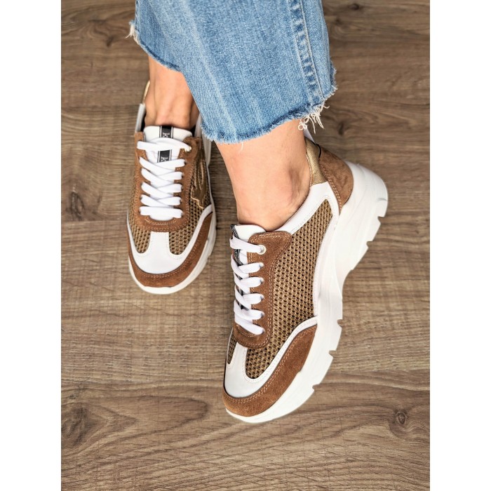 Sneaker Kess Brown. Calzado SS24 Kess shoes en candelascloset. Deportiva de piel mate y metalizada. Made in Spain.