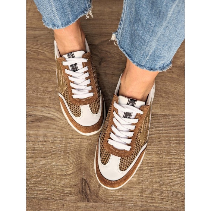 Sneaker Kess Brown. Calzado SS24 Kess shoes en candelascloset. Deportiva de piel mate y metalizada. Made in Spain.