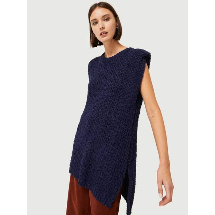 Chaleco mujer Morgan. Colección AW24 Compañía Fantástica en candelascloset. Tejido punto grueso azul marino sin mangas.