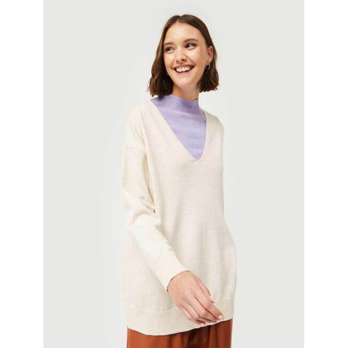 Jersey mujer Mako. Colección AW24 Compañía Fantástica en candelascloset. Punto color crudo, escote pico y manga larga.