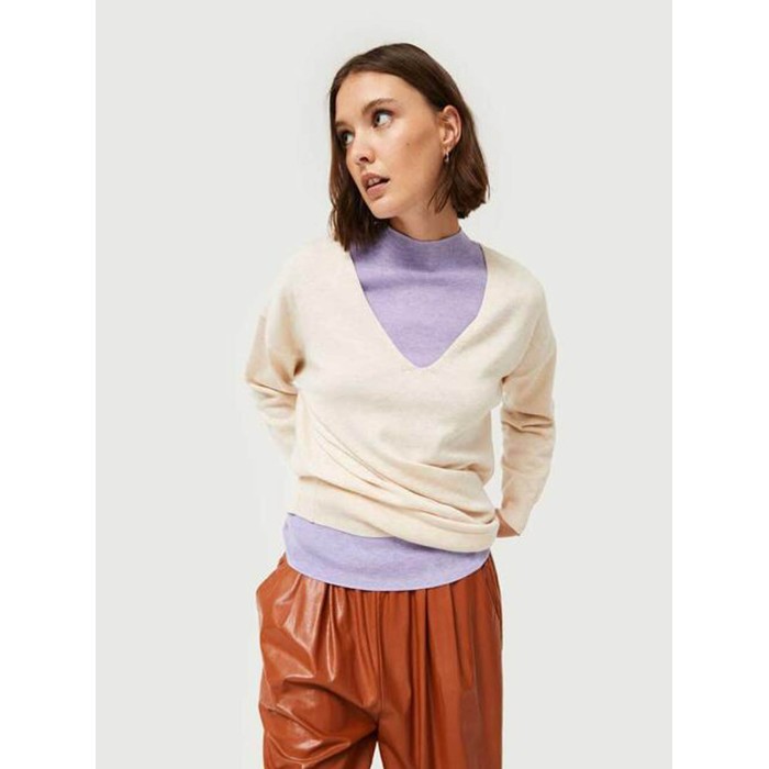 Jersey mujer Mako. Colección AW24 Compañía Fantástica en candelascloset. Punto color crudo, escote pico y manga larga.