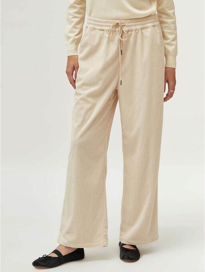 Pantalón largo mujer Vera. Colección AW24 Compañía Fantástica en candelascloset. Tejido de pana blanco roto y cintura elástica.