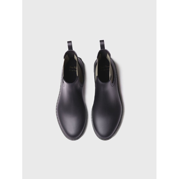 Botín agua Cavour. AW24-25 Calzado mujer candelascloset. Material de goma en tonos negro y verde militar. Made in Spain.