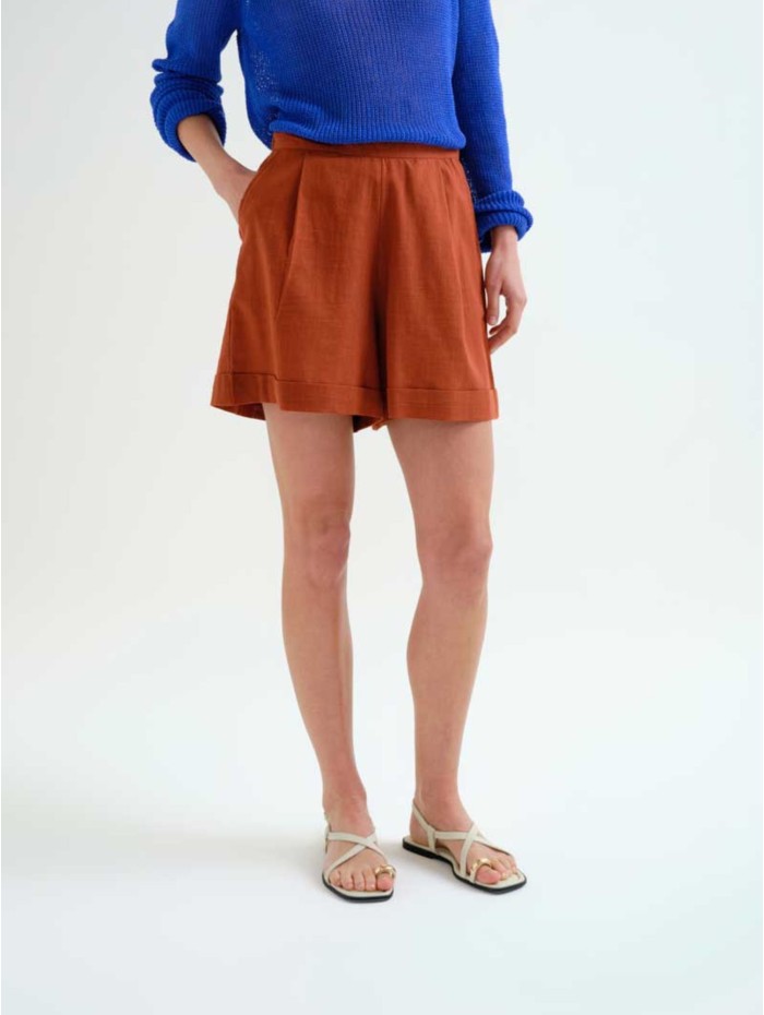 SHORTS BROWN COMPAÑÍA...