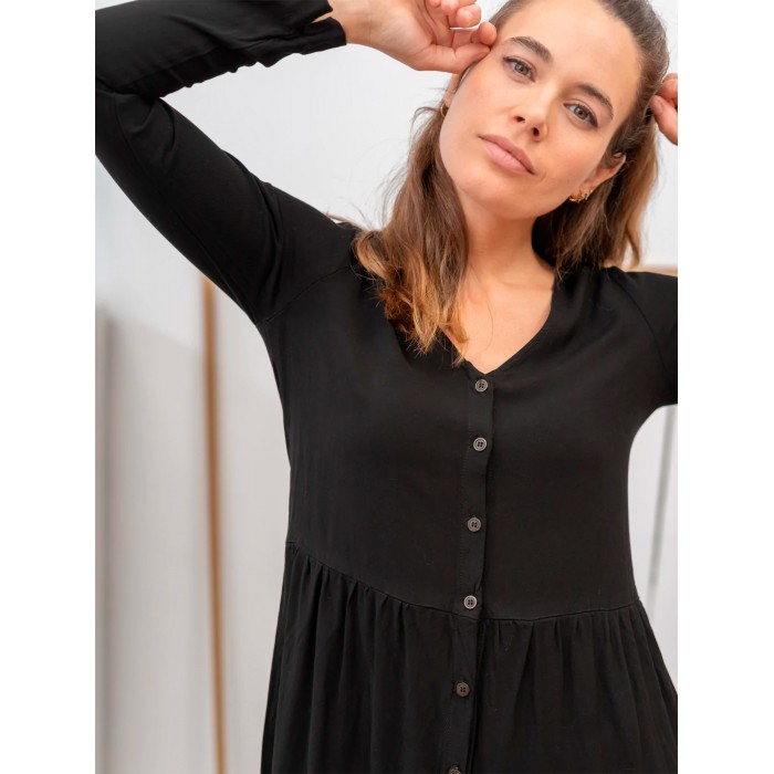 Vestido Sirani Poems Bcn en shop candelascloset. Vestido corto en color negro, manga larga y botonadura central para mujer.
