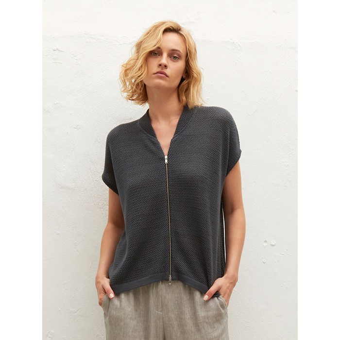 Top de punto gris Fon. Colección SS23 AMS Pure en candelascloset. Tejido de punto en mezcla bambú y algodón para mujer
