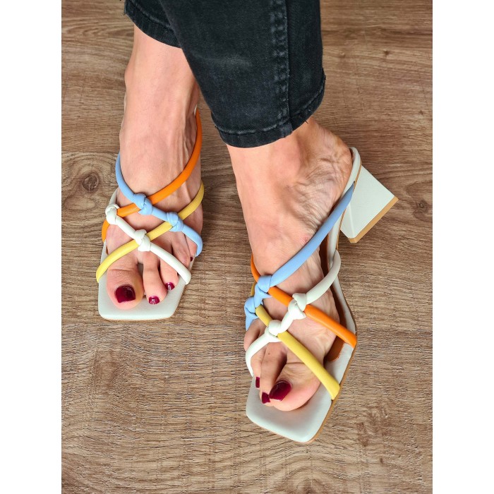 Sandalia Tamera. SS23 Calzado mujer candelascloset. Sandalias de tiras de colores acolchadas y tacón triangular made in Spain