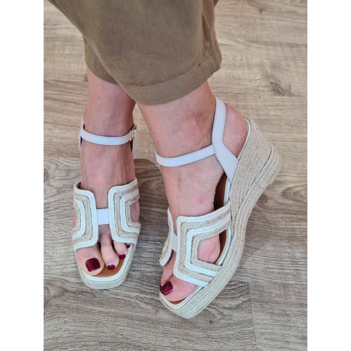 Cuña Sol natural. SS23 Calzado mujer en candelascloset. Sandalia mixta de piel y yute con horma para pies anchos. Made in Spain