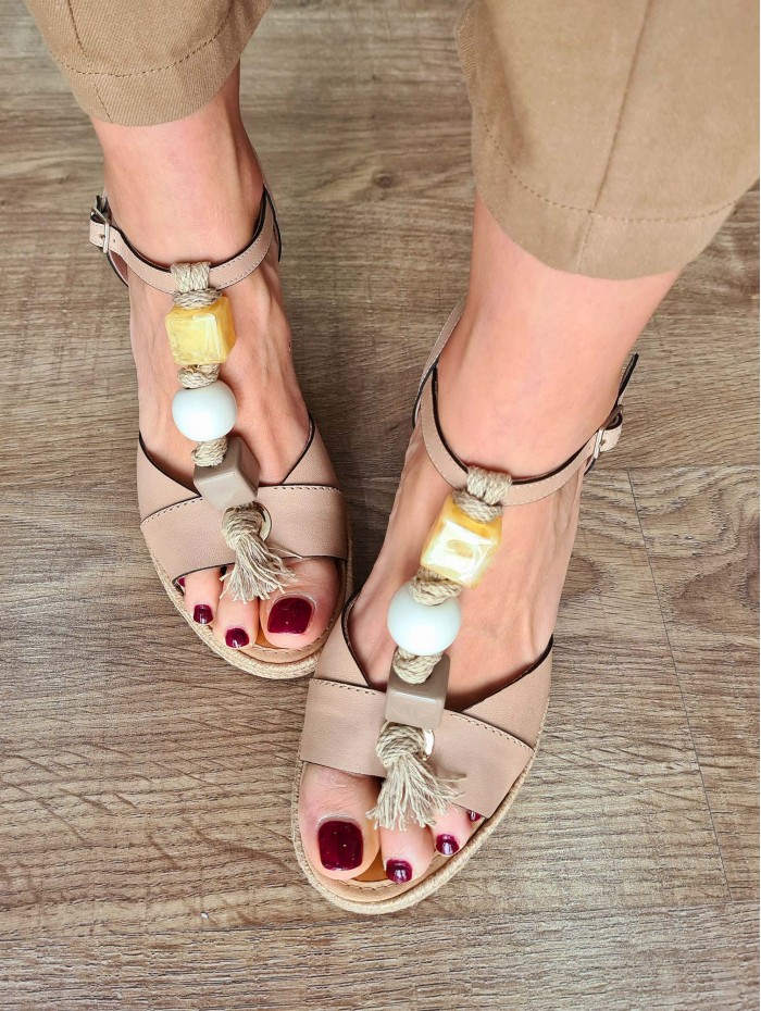 Cuña Lio, marca Casteller. SS23 Calzado mujer en candelascloset. Sandalia de piel con plataforma de yute. Made in Spain 2