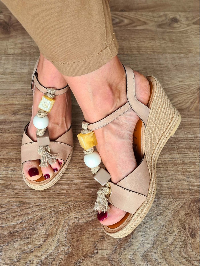 Cuña Lio, marca Casteller. SS23 Calzado mujer en candelascloset. Sandalia de piel con plataforma de yute. Made in Spain