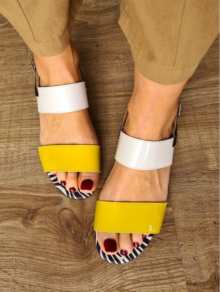 Sandalia Davinia. SS23 Calzado mujer candelascloset. Sandalias de piel en napa de cebra y tiras de colores. Made in Spain 2