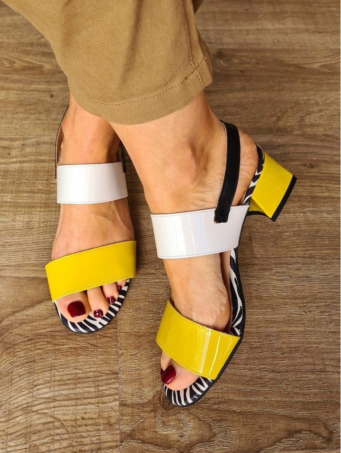 Sandalia Davinia. SS23 Calzado mujer candelascloset. Sandalias de piel en napa de cebra y tiras de colores. Made in Spain