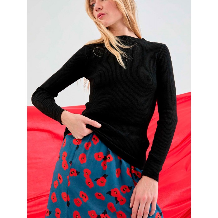 Jersey negro Gio. Colección AW23 Compañía Fantástica en candelascloset. De punto canalé, manga larga y cuello perkins.