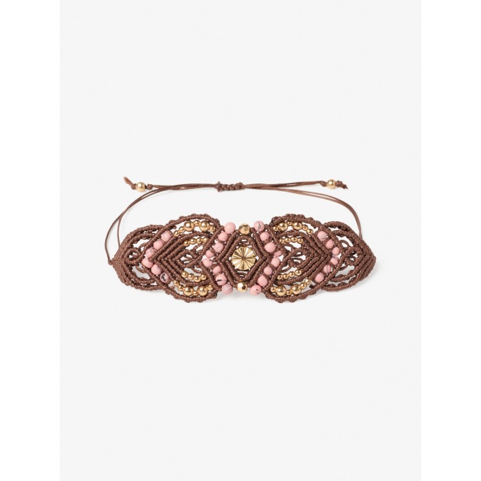 Pulsera de mujer Gochi. Complementos AW23 NKN Nekane en candelascloset. Color marrón en hilo macramé con cuentas.