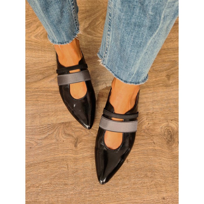 Bailarina Eclat. AW23 Calzado mujer candelascloset. Bailarina de piel brillo negro y tiras elásticas. Marca Kess. Made in Spain.