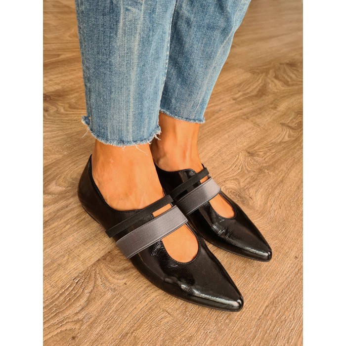 Bailarina Eclat. AW23 Calzado mujer candelascloset. Bailarina de piel brillo negro y tiras elásticas. Marca Kess. Made in Spain.