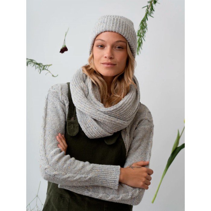 Gorro de punto Quartz. Colección AW23 Poems Bcn en candelascloset. Tejido de lana e hilo jaspeado color gris para mujer.